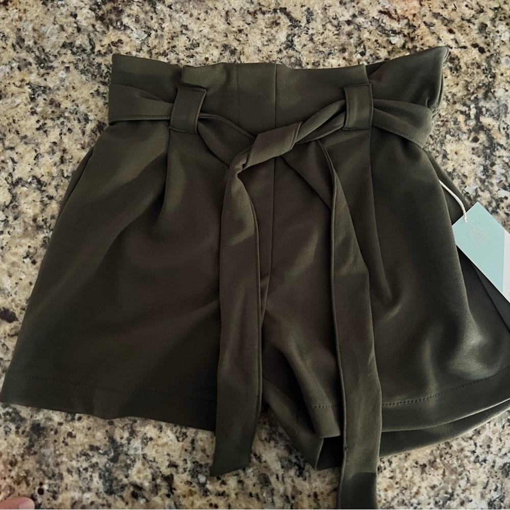 CI SONO Olive shorts medium